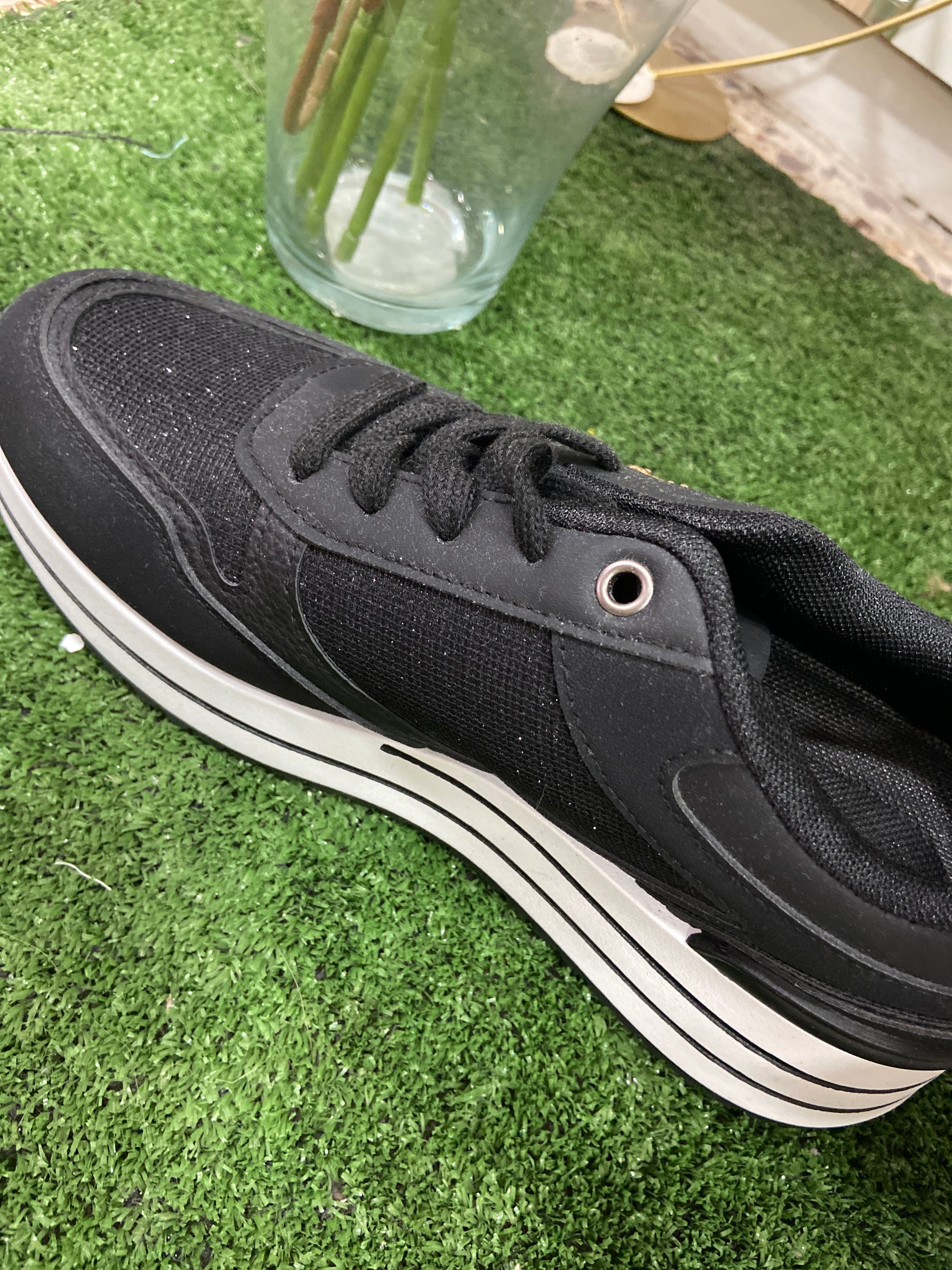 Zapatilla Negra